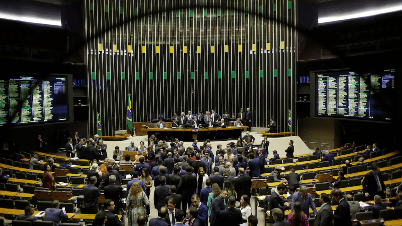 Câmara dos deputados aprova projeto que aumenta cotas raciais em concursos públicos