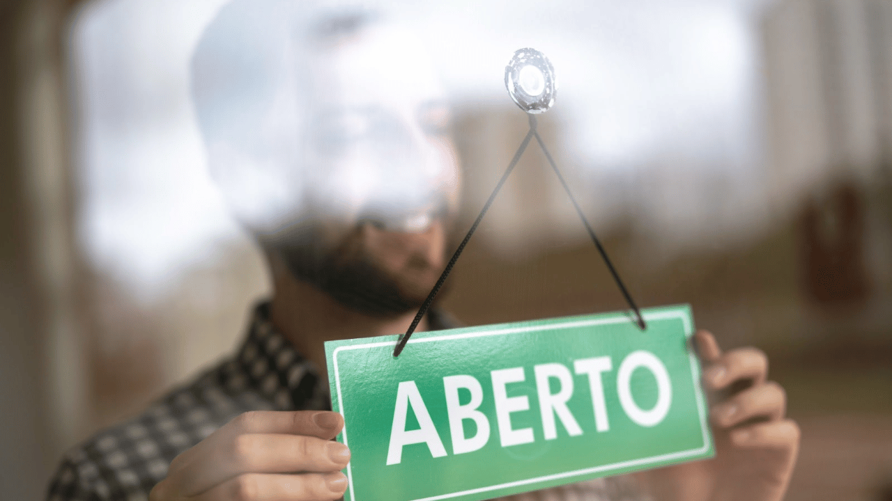 Advogado William Bruno fala sobre os direitos trabalhistas para quem vai trabalhar no feriado da Consciência Negra