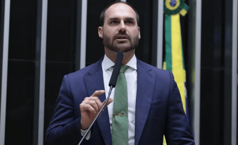 Eduardo Bolsonaro, Gustavo Gayer e Bia Kicis devem compor a comitiva brasileira para a posse de Trump