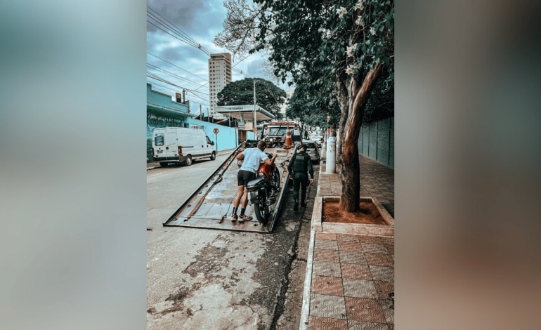 Guarda Civil Municipal apreende adolescente empinando moto no Centro de Nova Serrana