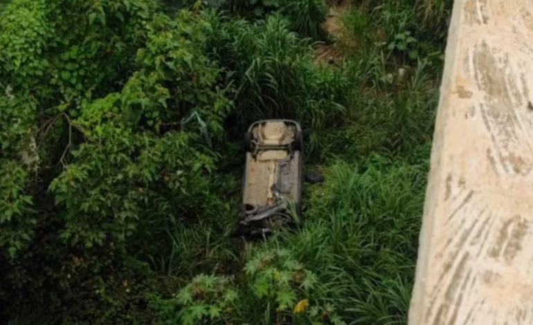 Padre Adelmo Gomes sobrevive a queda de carro em ponte com cerca de 20 metros de altura em Pará de Minas