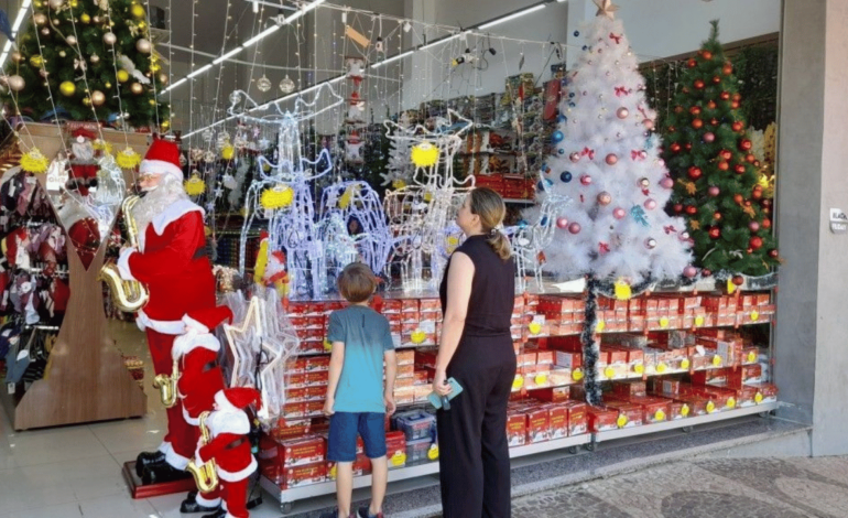 CDL de Nova Serrana divulga horário especial do comércio para o Natal