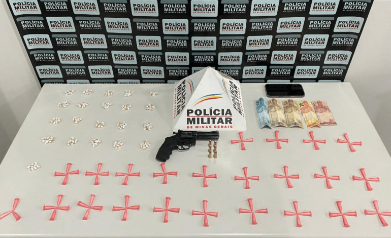 PM prende suspeitos que abasteciam “bocas de fumo” em Nova Serrana e apreendem arma de fogo