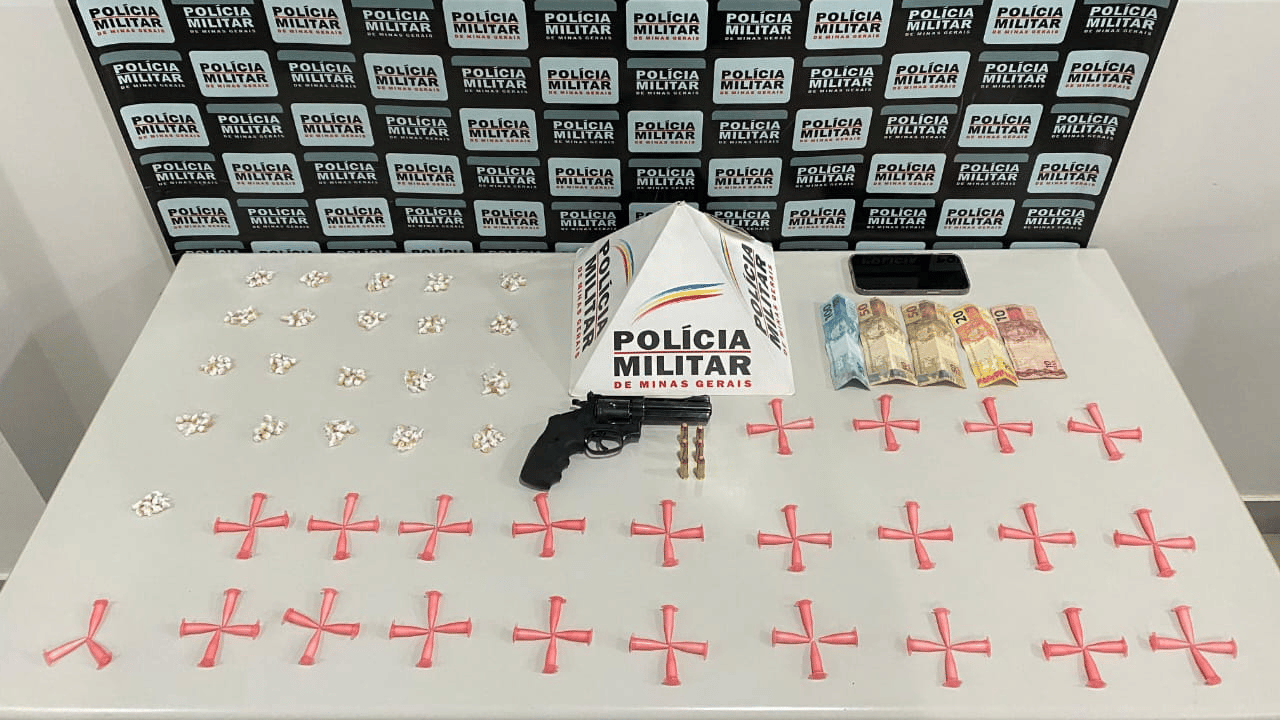 PM prende suspeitos que abasteciam “bocas de fumo” em Nova Serrana e apreendem arma de fogo