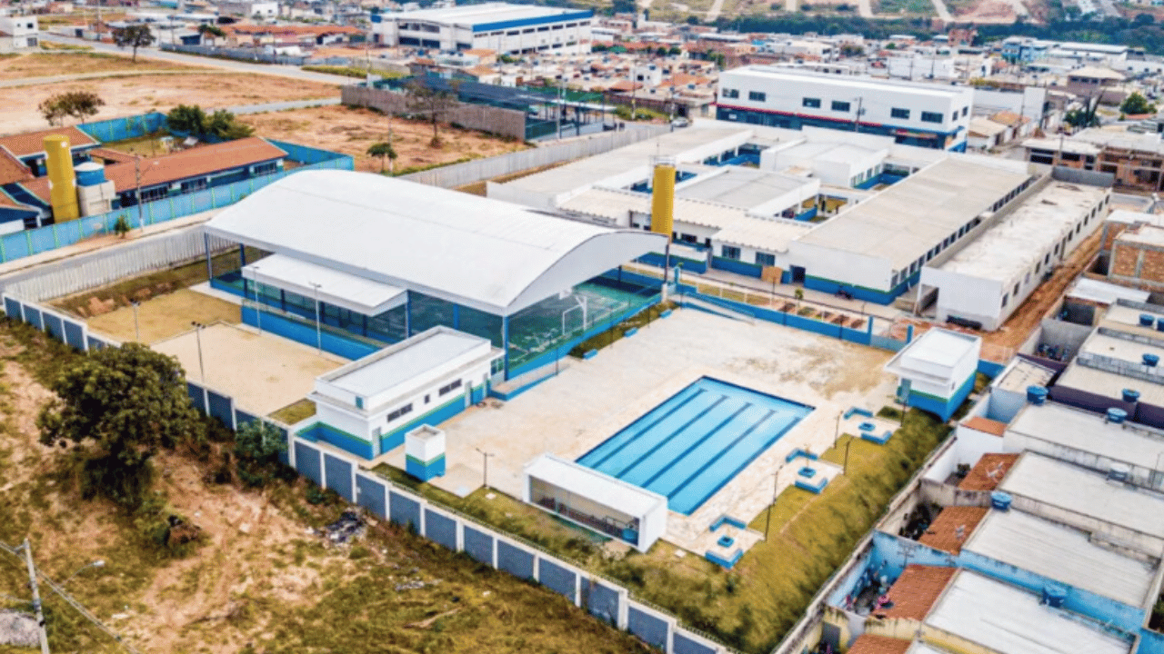 Estudante se afoga em piscina de escola em Nova Serrana e é socorrido a tempo 