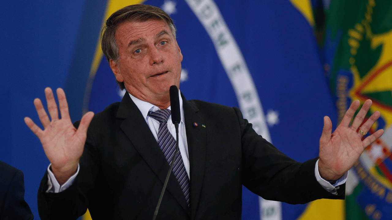 Em discurso, Bolsonaro volta a questionar resultado das urnas em 2022
