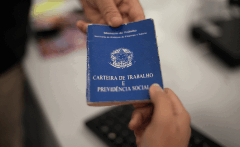 Ministério do Trabalho flagra trabalhadores na informalidade e adolescentes em empresas de Nova Serrana