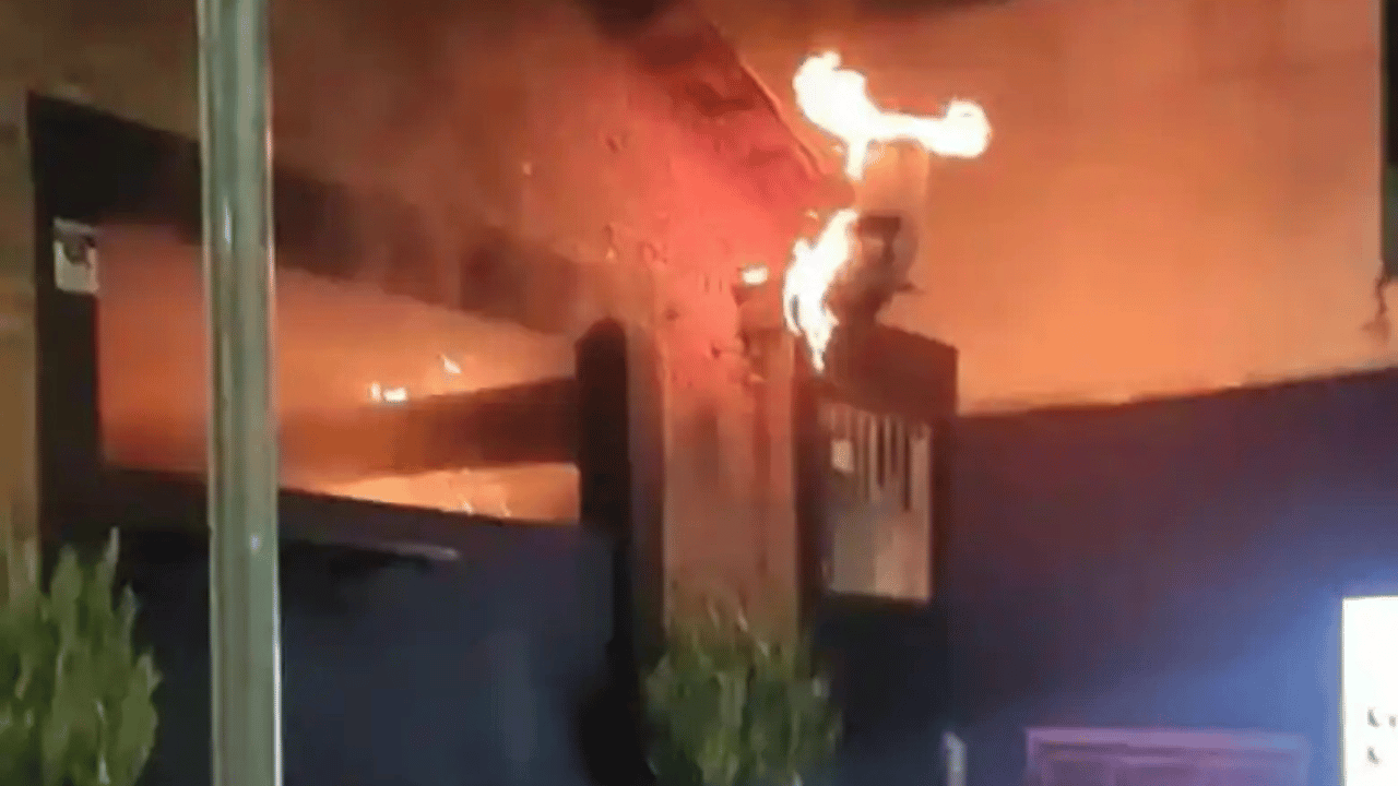 Lanchonete pega fogo e mobiliza Corpo de Bombeiros em Nova Serrana
