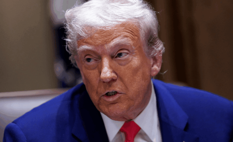 Governo Trump anuncia que pagará US$ 1 mil a imigrantes ilegais que deixarem o país por iniciativa própria