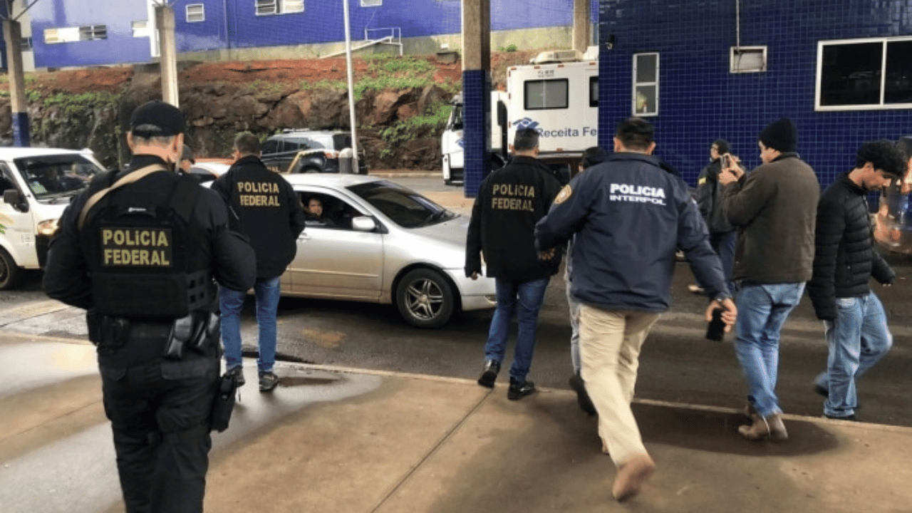 Condenado por homicídio em Nova Serrana é capturado no Paraguai e entregue à PF