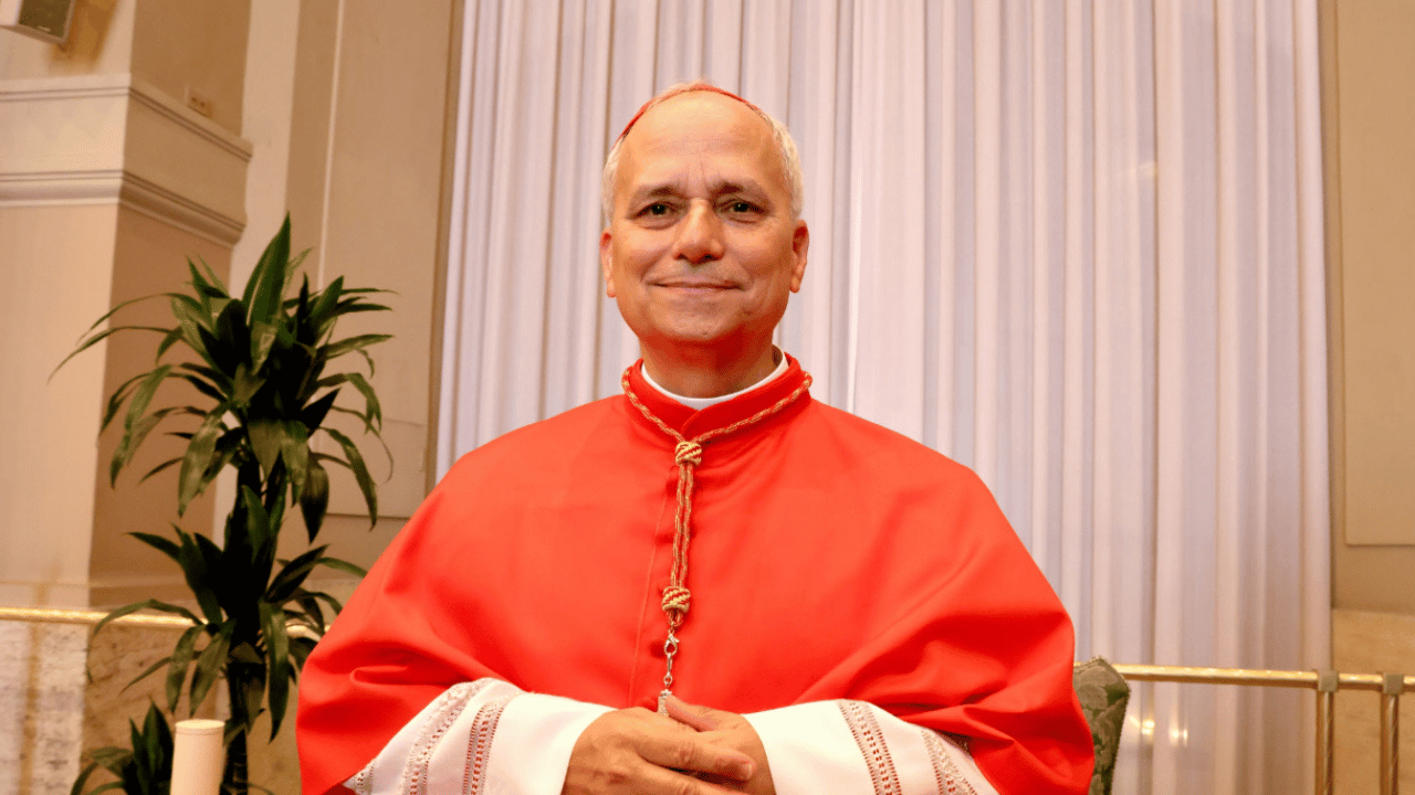HABEMUS PAPAM! Fumaça branca anuncia o Papa Leão XIV, primeiro pontífice americano