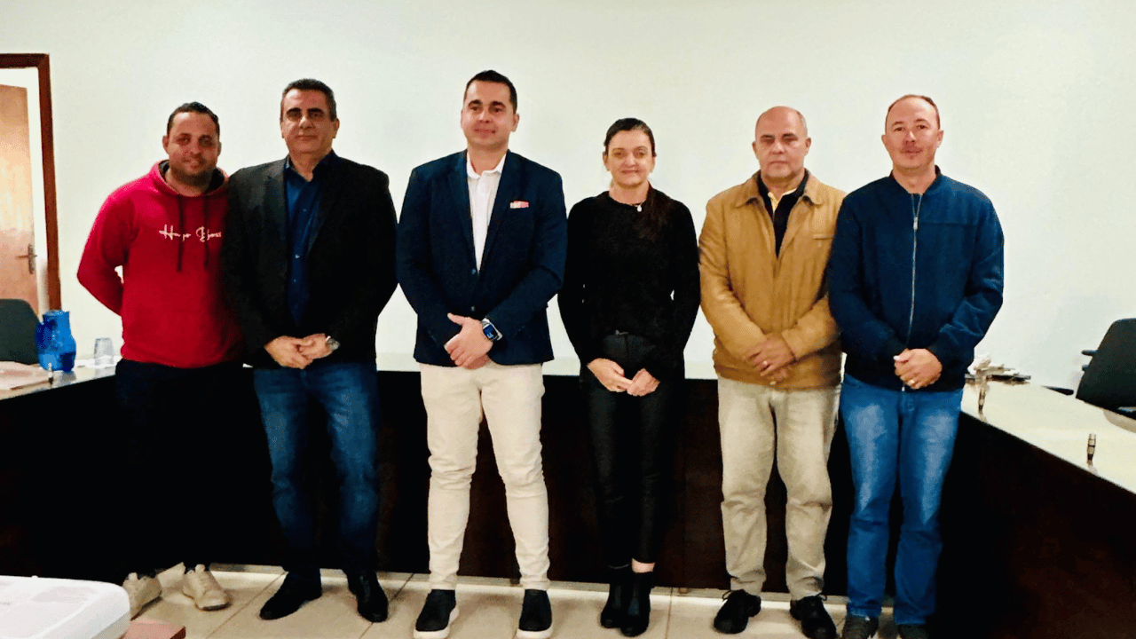 Câmara de Nova Serrana participa de seminário legislativo em Carmo do Cajuru