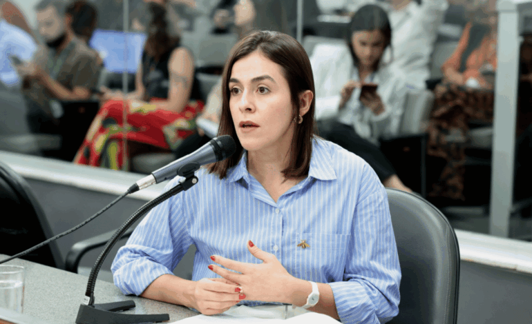 Deputada Lohanna questiona plano de Zema de entregar centenas de imóveis de Minas à União