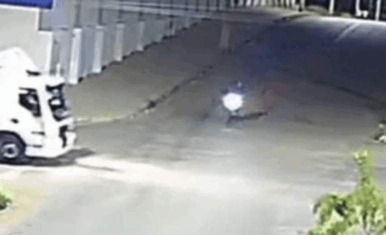 Adolescente morre após colisão com caminhão em cruzamento de Nova Serrana