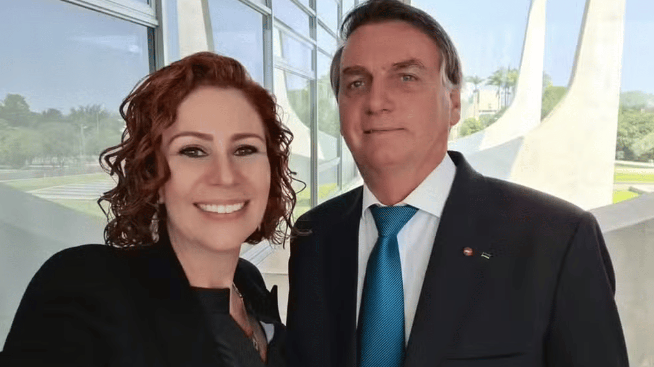 ‘Não tenho nada a ver com a Carla Zambelli’, diz Bolsonaro