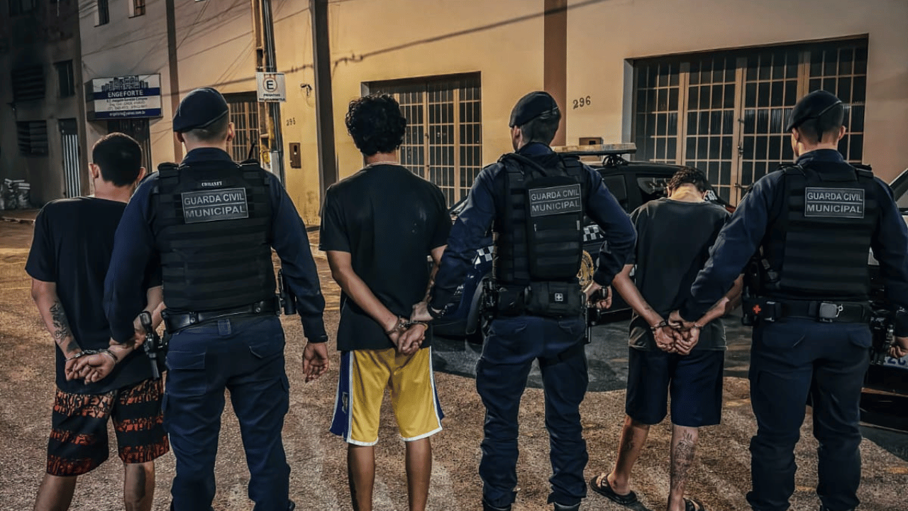 Guarda Municipal prende três suspeitos de tráfico de drogas no Bairro Dom Bosco