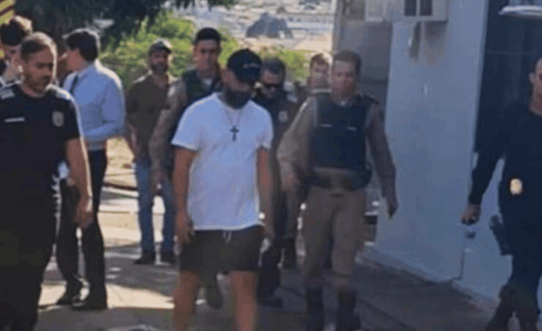 Vereador de Araújos se entrega à polícia e é preso por assassinato do ex-noivo em Formiga