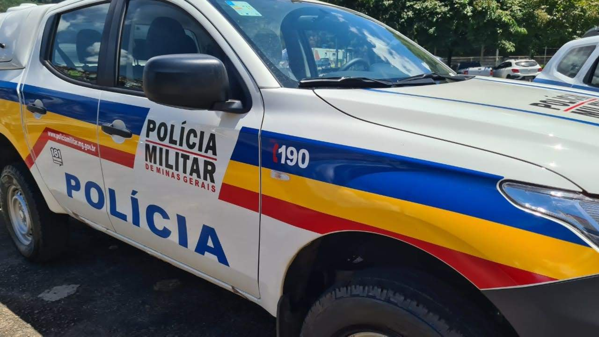 PM intensifica buscas por suspeito de incendiar casa de ex-companheira em Nova Serrana