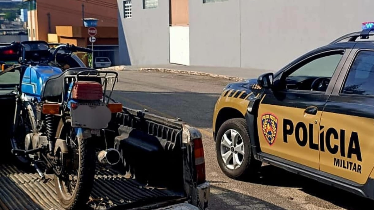 Polícia Militar recupera moto furtada e apreende dois suspeitos após perseguição em Nova Serrana