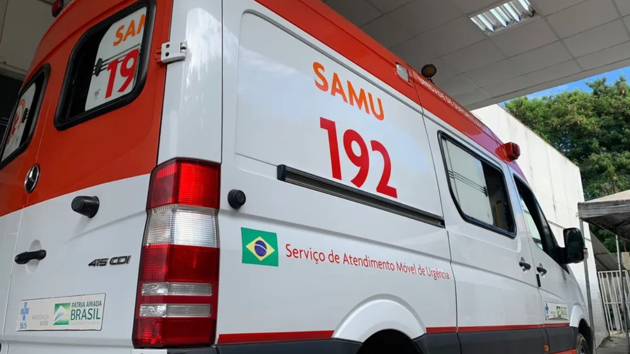 Motociclista fica em estado grave após acidente com carro em Nova Serrana