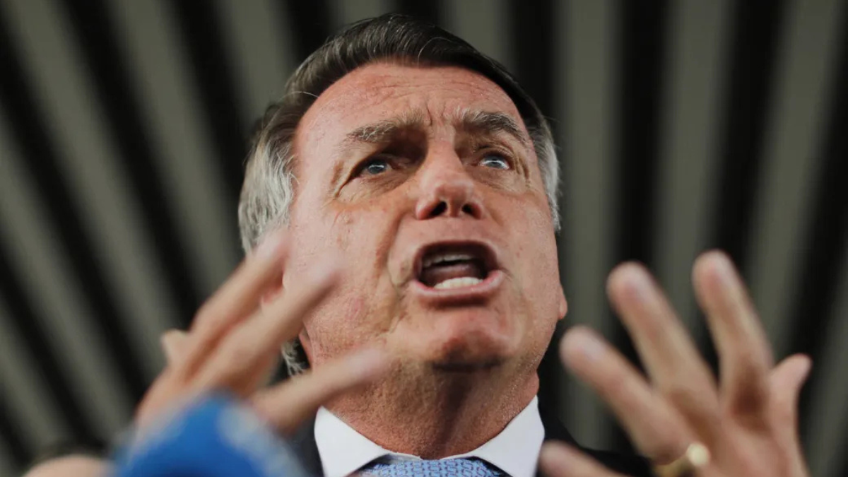 Bolsonaro enfrenta hoje (24) decisões no STF e STM sobre prisão domiciliar e patente militar