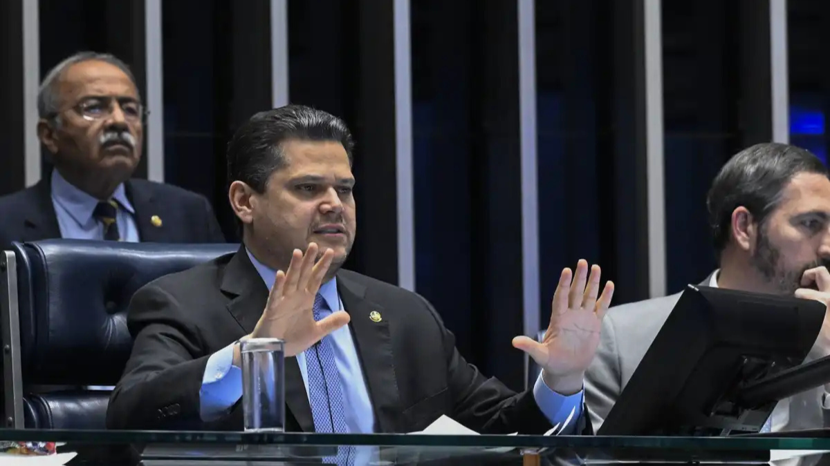 Senado aprova projetos com impacto bilionário nas contas públicas; fim da escala 6x1 segue sem previsão