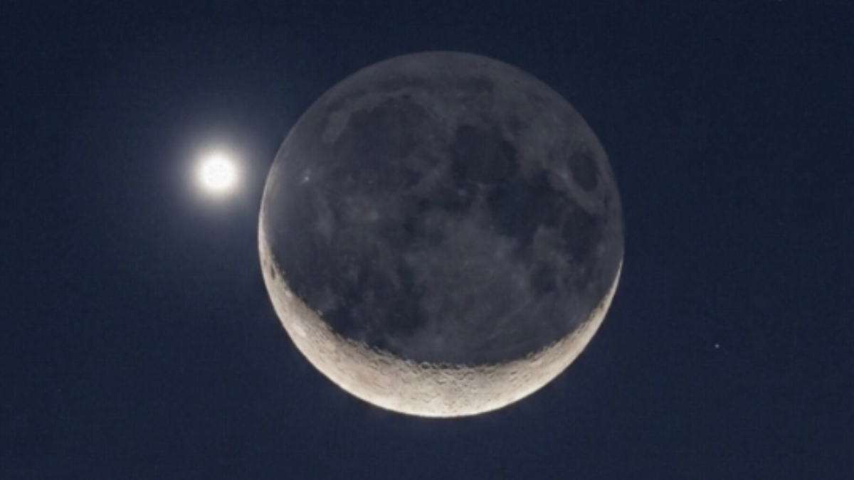Moradores de Nova Serrana e de diversas regiões do Brasil acompanharam, na noite desta quarta-feira (17), a conjunção entre a Lua crescente e o planeta Vênus, um dos fenômenos astronômicos mais bonitos do ano. Em Nova Serrana, o céu limpo permitiu a observação a olho nu logo após o pôr do sol. Vênus apareceu muito próximo da parte iluminada da Lua, criando a impressão de que os dois astros estavam quase se tocando. Apesar da aparência, trata-se apenas de um efeito de perspectiva, já que eles estão separados por milhões de quilômetros. A combinação entre o brilho de Vênus, conhecido como Estrela-d'Alva, e a Lua crescente rendeu belas imagens compartilhadas nas redes sociais por observadores de várias cidades do país.