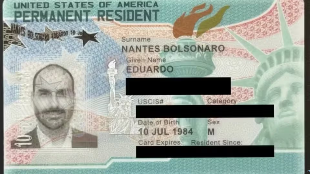 Eduardo Bolsonaro recebe Green Card e poderá morar permanentemente nos Estados Unidos