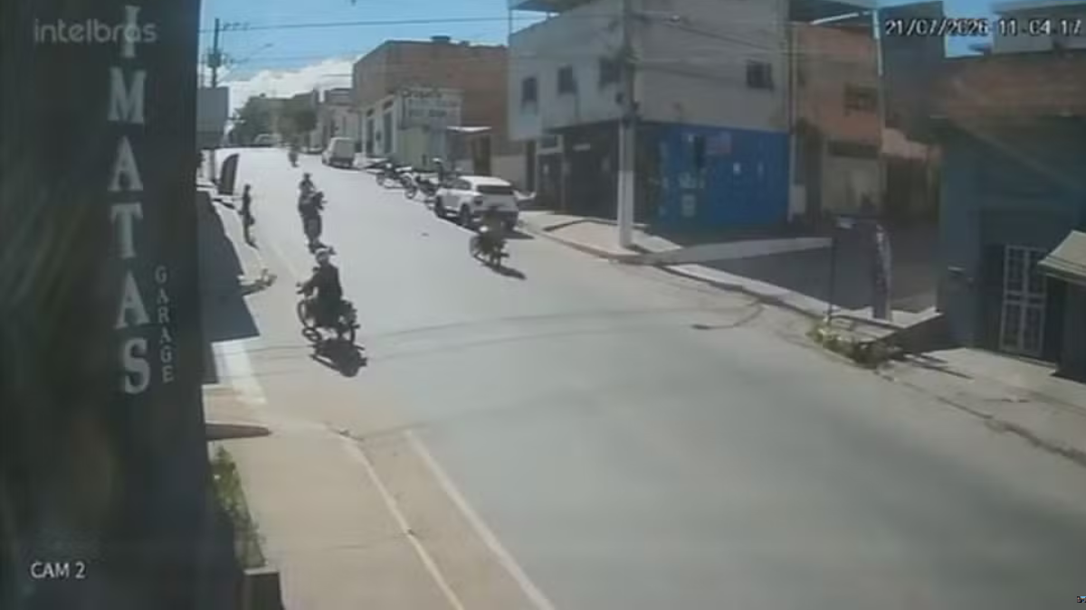 Motociclista fica em estado grave após acidente entre duas motos em Nova Serrana