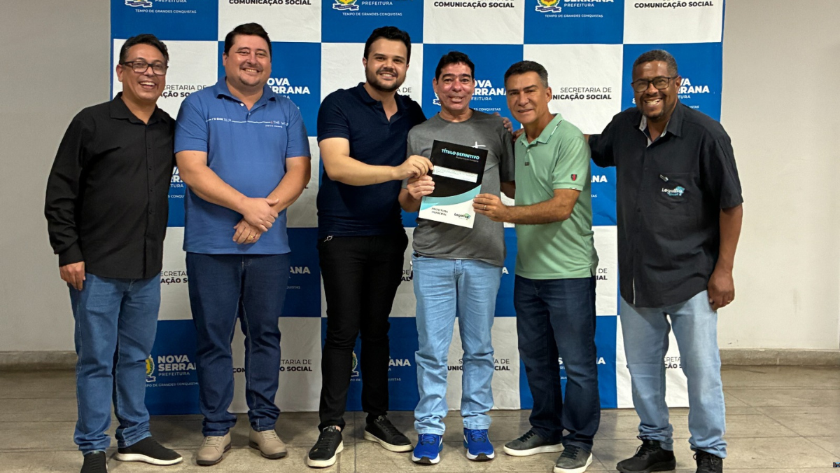 Prefeitura de Nova Serrana entrega cerca de 160 títulos definitivos de imóveis a moradores de 31 bairros