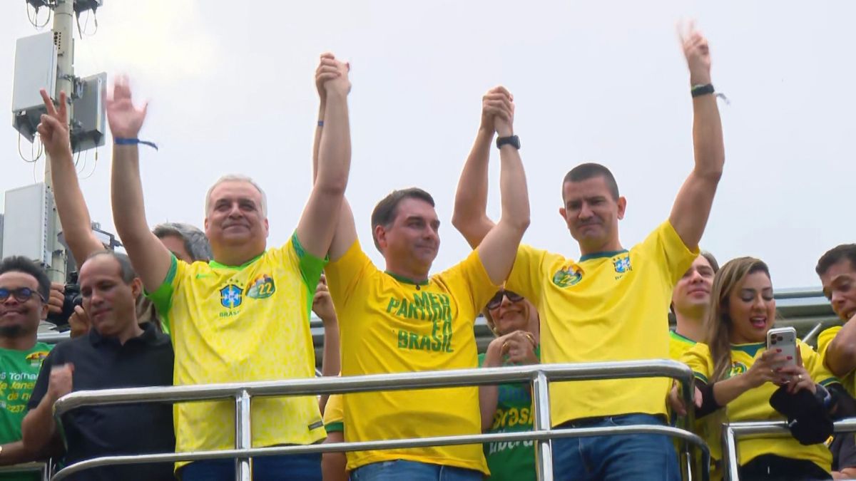 Flávio Bolsonaro inicia campanha à Presidência no Rio de Janeiro