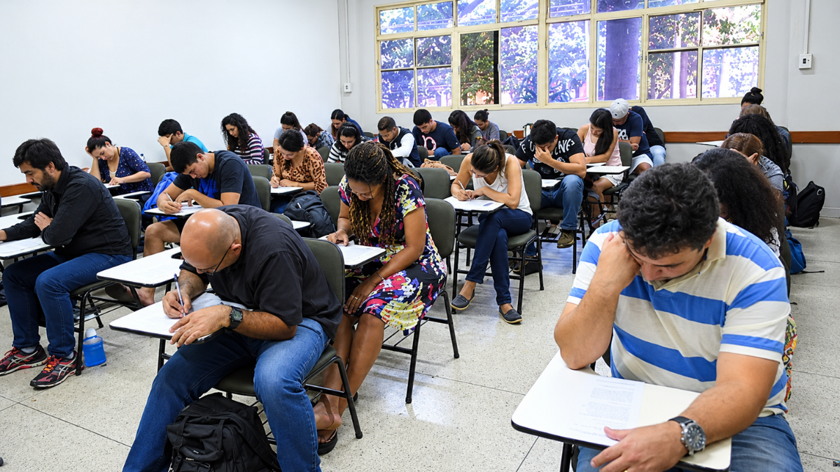 Provas do Encceja serão aplicadas neste domingo em todo o país