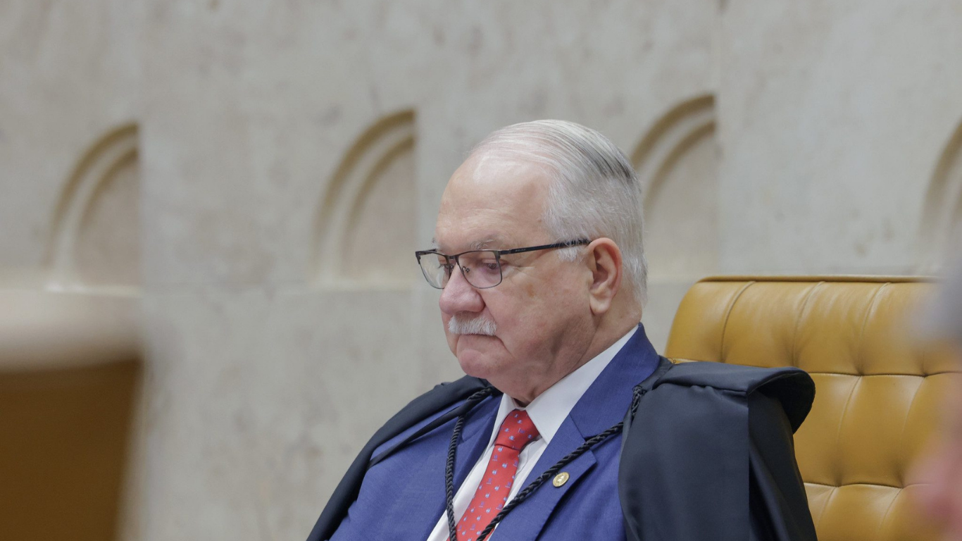 Ex-ministros do STF pedem apuração urgente sobre crise e pressionam Fachin