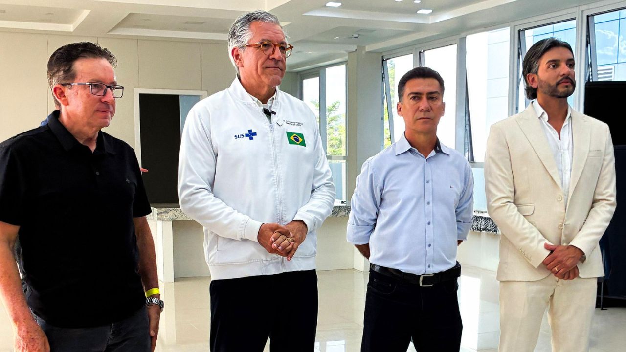 Ministro da Saúde visita obras do Hospital e Maternidade de Nova Serrana e anuncia mais R$ 15 milhões
