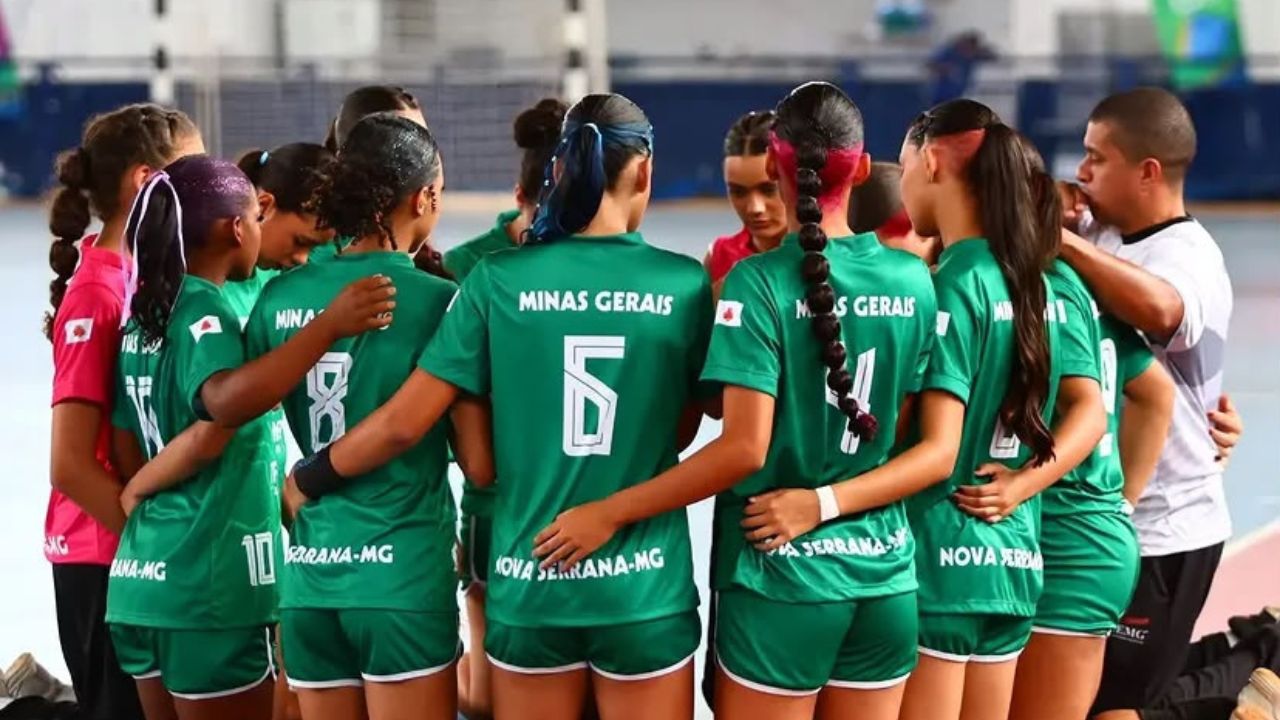 Nova Serrana chega à semifinal dos JEBs e termina entre as quatro melhores equipes do país no handebol feminino
