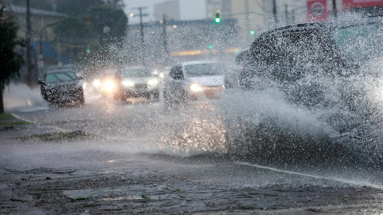 INMET coloca Nova Serrana e outras cidades do Centro-Oeste de Minas sob alerta de tempestade nesta sexta (23)